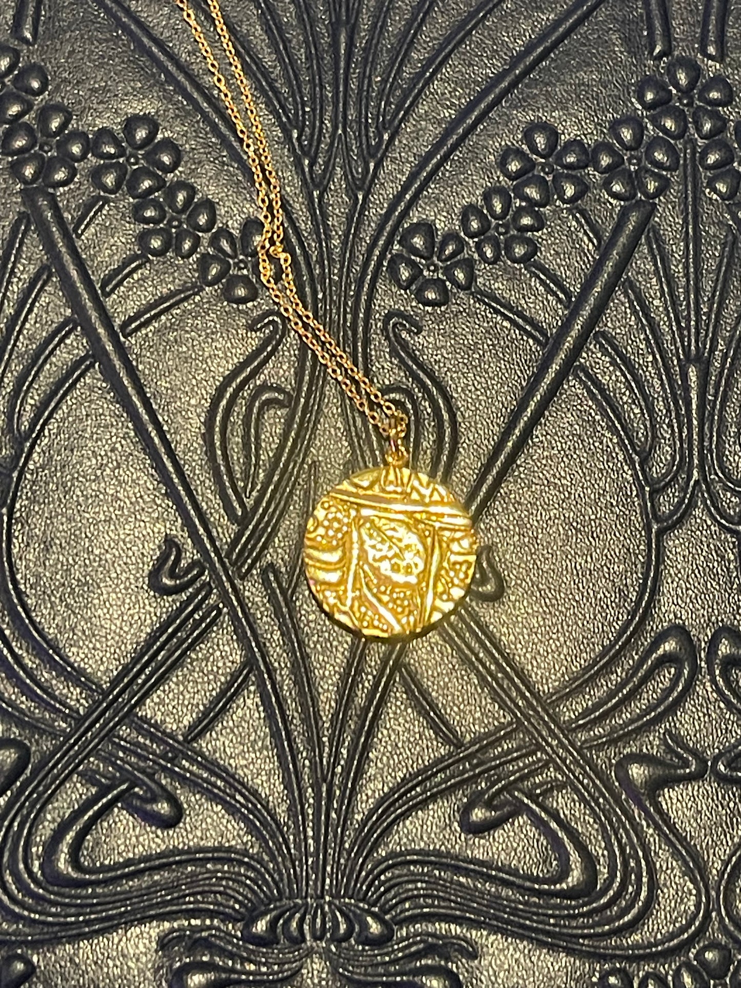 Sohavi Gold Truth Coin necklace with on an luxury embossed leather Wolf 1834 jewellery box